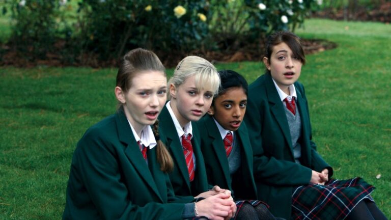 'Angus, Thongs and Perfect Snogging'